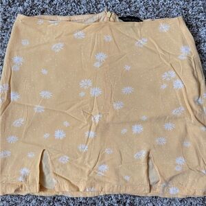 Kendall & Kylie Yellow Floral Women's Skirt